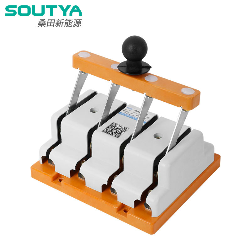 Can a 4000A Knife Switch Handle Continuous Full-Load Current Without Derating