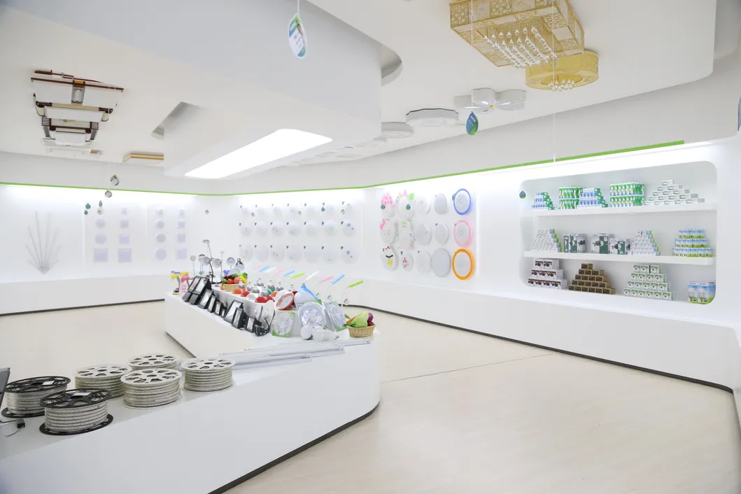 3 Ways Germany European Plug Extension Socket Smart Power Strip Electrical Socket with Child Surge Protection