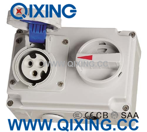 Commando IP67 Industrial Interlocked Socket with Swith